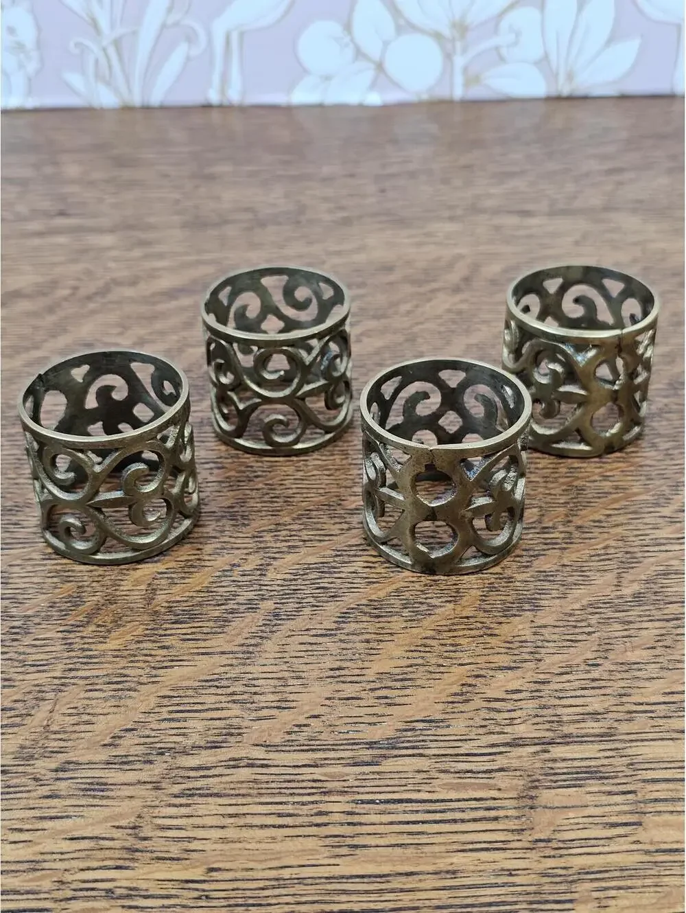 Vintage Brass Napkin Rings Set of 4 Scroll Filigree Table Decor